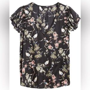 🌺 2/$20 Banana Republic Black with Floral and bird print Top Blouse small petite
